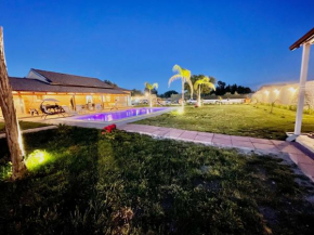 Villa Nunzia con piscina, sauna e idromassaggio. Floridia